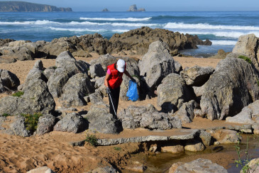 Noticias de Cantabria | El Cántabro | Cruz Roja Cantabria realizará una recogida de #basuraleza en Valdearenas, a través del #ProyectoLIBERA para celebrar el #DíaMundialDelMedioAmbiente