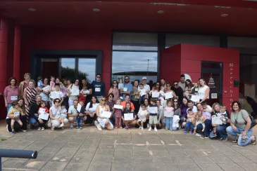 Noticias de Cantabria | El Cántabro | Adultos y niños corren juntos para luchar contra la leucemia infantil convocados por las guarderías municipales de Piélagos y la Fundación Unoentrecienmil