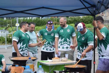 Noticias de Cantabria | El Cántabro | La Peña ‘El tercer tiempo’, primer premio del tercer Concurso de paellas de las Fiestas de San Antonio en Renedo