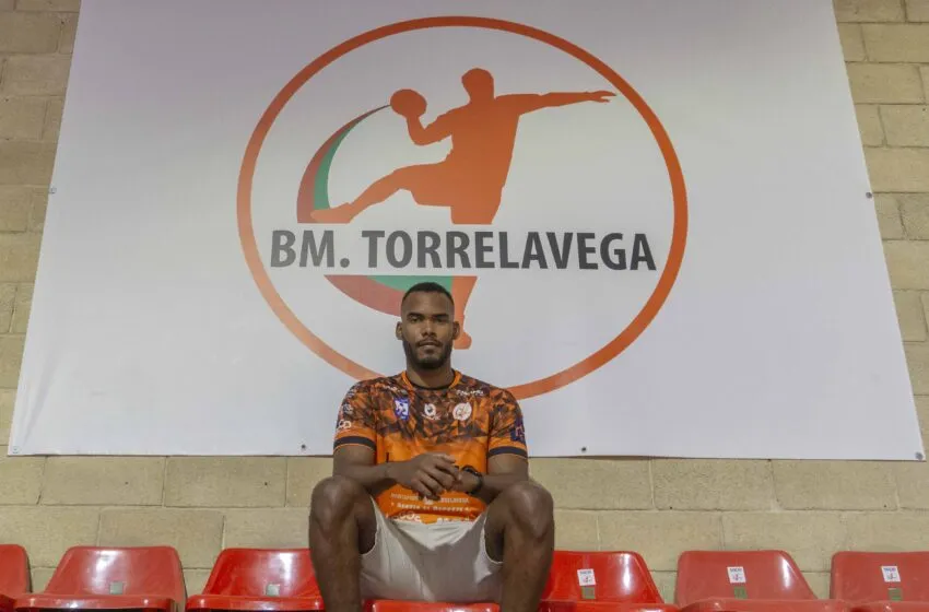 Frank Cordiés aterriza en Torrelavega: gol, potencia y experiencia para reforzar el proyecto naranja