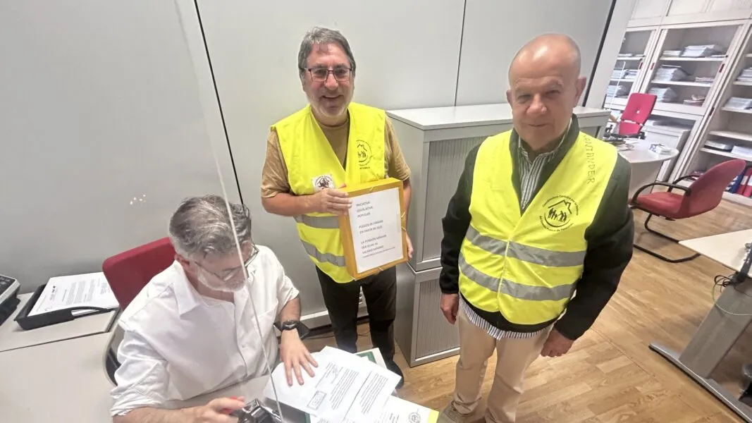 Noticias de Cantabria | El Cántabro | Registrados en el Parlamento los pliegos para una ILP que exige complementar las pensiones mínimas en Cantabria