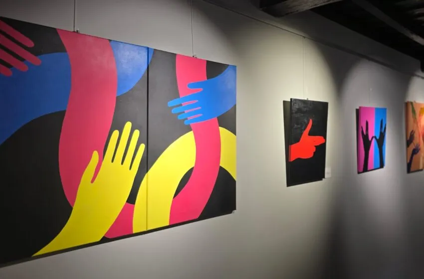 Comillas inaugura tres nuevas exposiciones en el Centro Cultural El Espolón