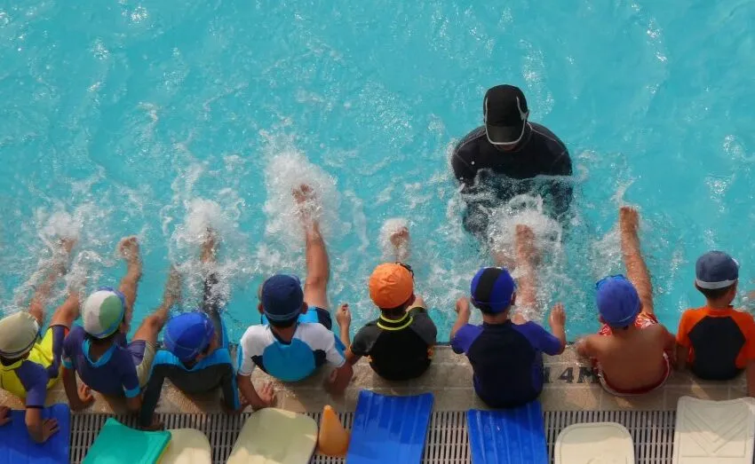 Noticias de Cantabria | El Cántabro | LOS CURSOS DE NATACIÓN DE VERANO REGRESAN A LA CANTÁBRICA CON TRES TURNOS PARA NIÑOS A PARTIR DE 5 AÑOS