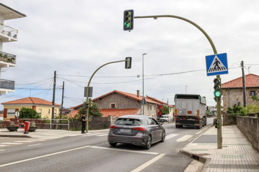 Noticias de Cantabria | El Cántabro | Polanco renueva por completo los semáforos de la travesía de Requejada para blindar la seguridad junto al colegio