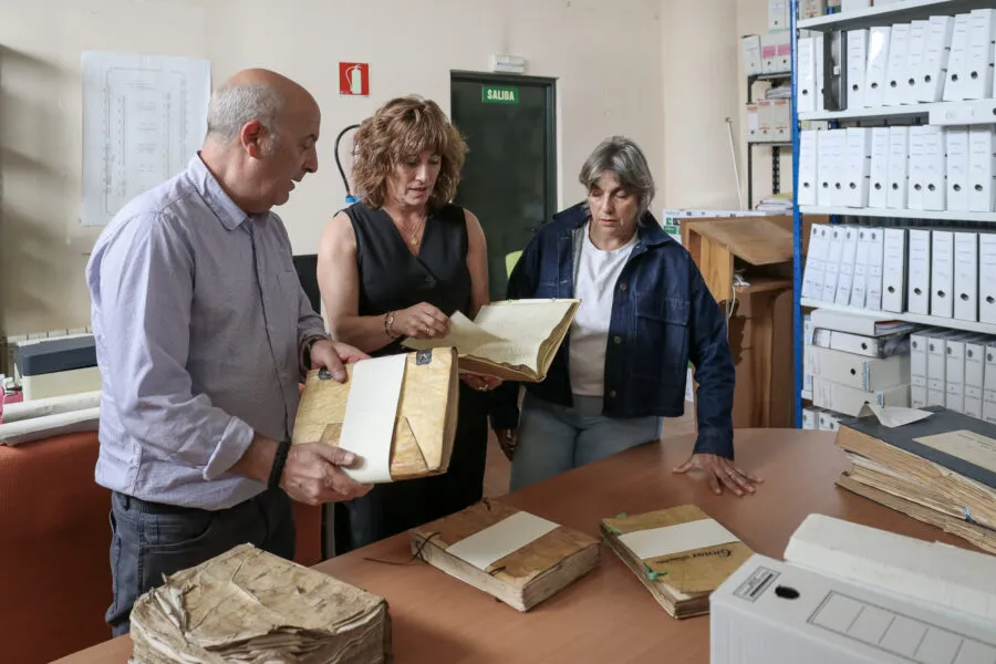 Noticias de Cantabria | El Cántabro | Polanco rescata más de dos siglos de historia con la restauración de sus actas municipales más antiguas