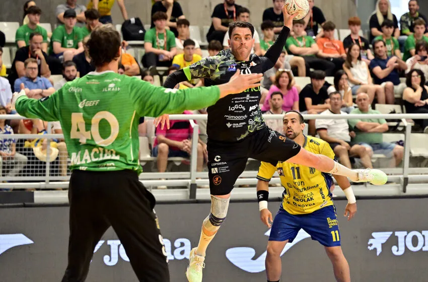  Adiós a la Copa: el Bathco BM Torrelavega cae ante el Bidasoa Irún y cierra la temporada con sabor amargo