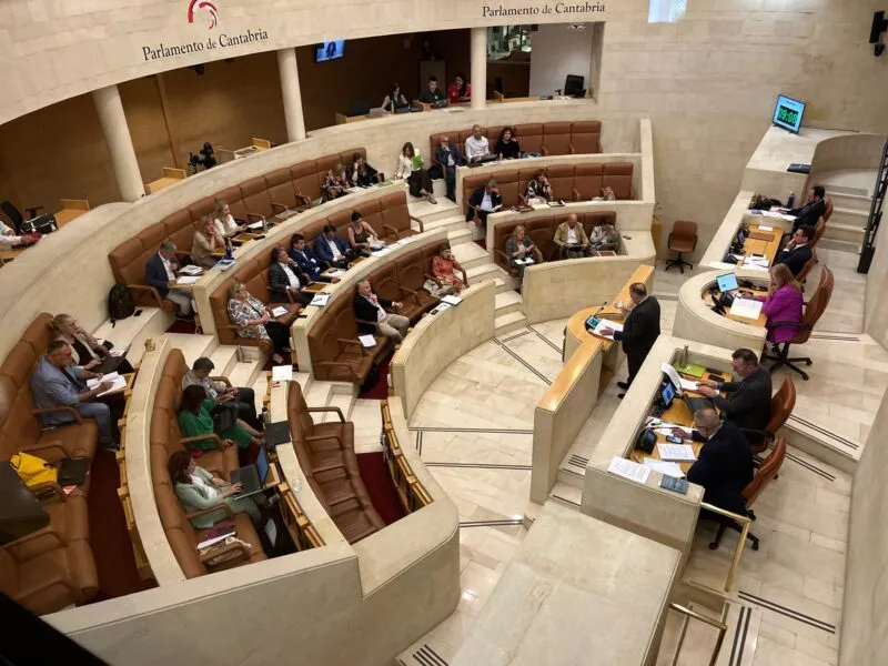 Noticias de Cantabria | El Cántabro | El Parlamento insta a proteger como Bien de Interés Cultural la estatua de Carrero Blanco en Santoña