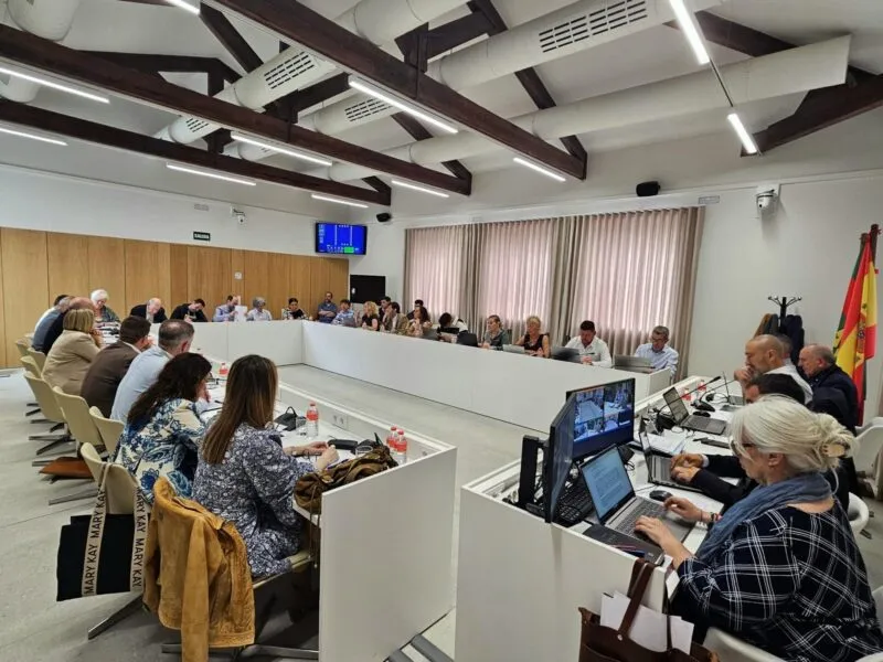 Noticias de Cantabria | El Cántabro | El Pleno aprueba una moción para la mejora del Servicio Público de Correos en Torrelavega