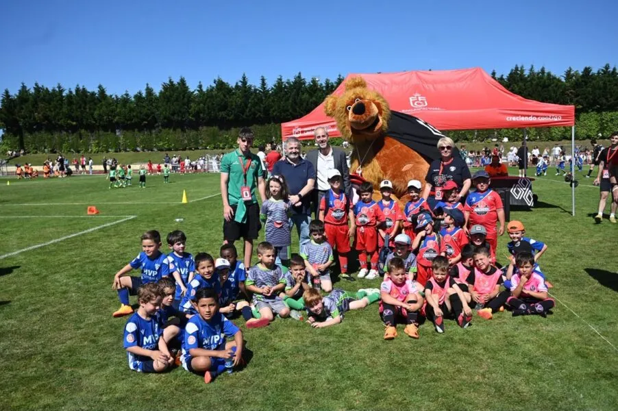 Noticias de Cantabria | El Cántabro | Cerca de 600 niños y niñas participan en la fiesta de fin de temporada del evento deportivo 'Chupetines'