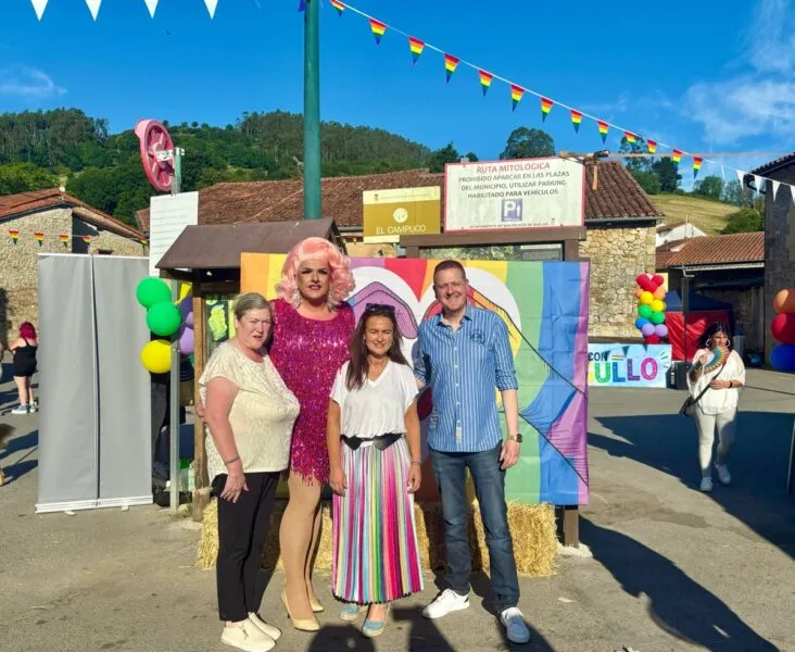 La consejera en San Felices de Buelna en la celebración de la Fiesta del Orgullo.
