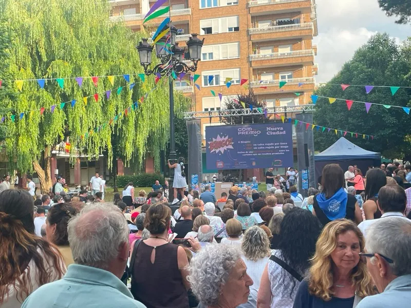 El bingo se celebró este fin de semana en la Plazo Mauro Muriedas de Torrelavega con una granh afluencia de público (Foto: COERCAN)
