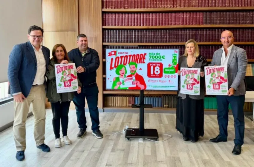 De izquierda a derecha, Rosendo Ruiz, Marta Saiz, Fidel González, Cristina Viñas y Gonzalo Cayón (Foto: Cámara de Comercio de Torrelavega))