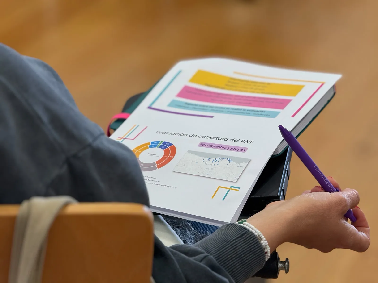 Noticias de Cantabria | El Cántabro | La alcaldesa apuesta por incorporar formación específica para que las familias aprendan a gestionar casos de acoso y violencia digital