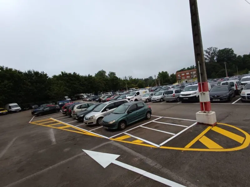 Noticias de Cantabria | El Cántabro | El Ayuntamiento mejora el aparcamiento gratuito de Pintor Varela y gana ocho nuevas plazas de estacionamiento