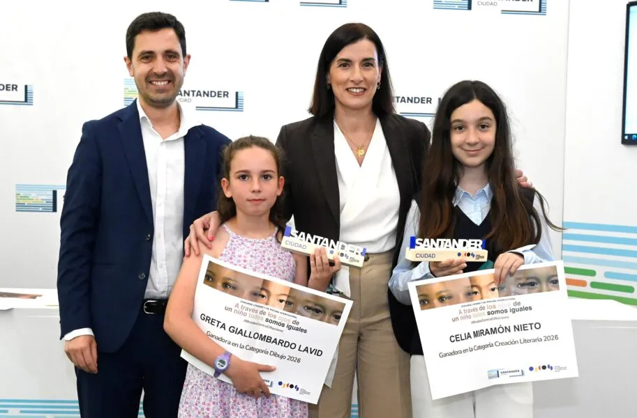 Noticias de Cantabria | El Cántabro | Greta Giallombardo y Cecilia Miramón ganan el concurso ‘A través de los ojos de un niño'