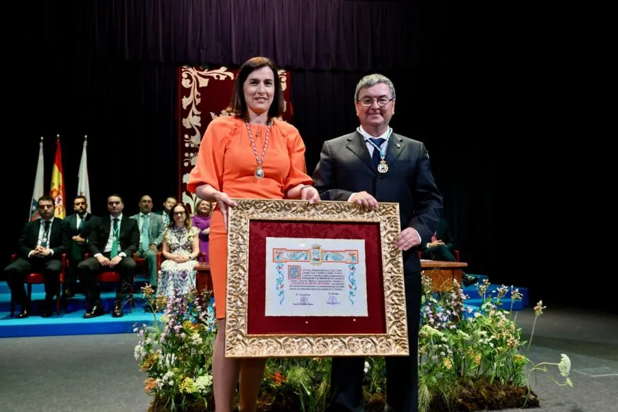 Noticias de Cantabria | El Cántabro | Santander entrega la Medalla de Oro al Colegio de Agentes Comerciales en su centenario