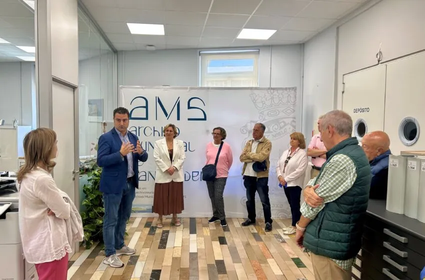 Noticias de Cantabria | El Cántabro | El Archivo Municipal consolida sus jornadas de puertas abiertas con todos los grupos completos