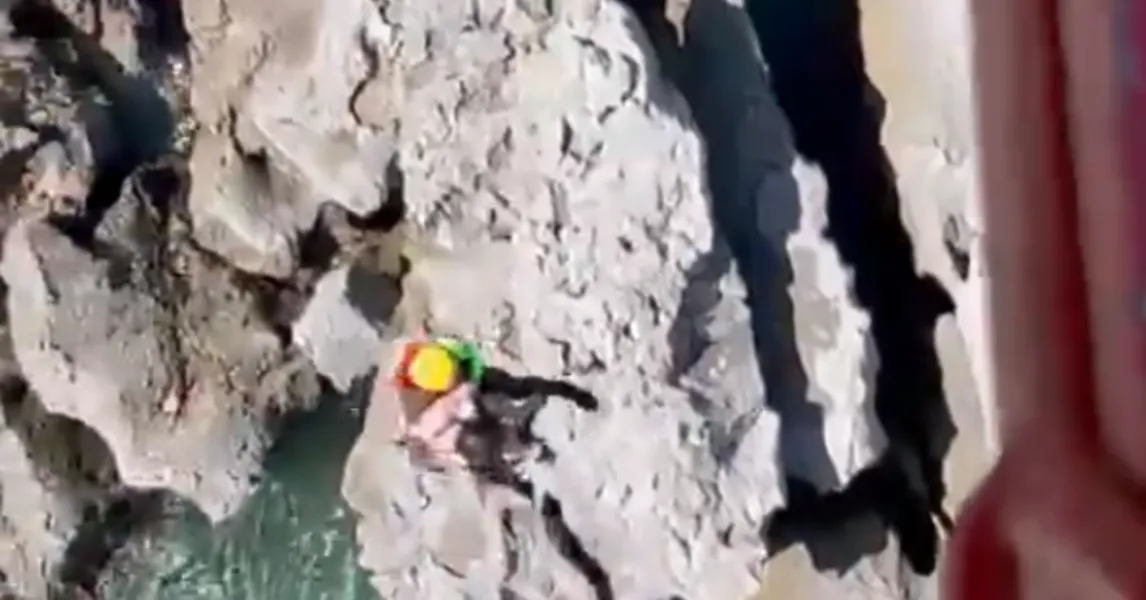 Noticias de Cantabria | El Cántabro | Rescate aéreo en Sonabia: dos menores de 13 años puestos a salvo tras quedar atrapados entre las rocas