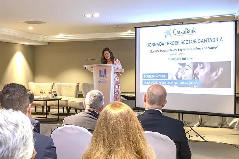 Begoña Gómez del Río durante su intervención en la jornada sobre el tercer sector en Cantabria. (Foto: Enma Castillo)