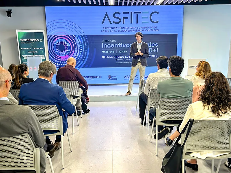 La sesión fue inaugurada por el director de Creación, Innovación y Consolidación Empresarial de SODERCAN, Alfredo Cuesta (Foto: Oficina de Comunicación)