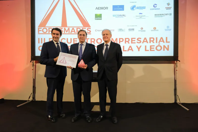 De izquierda a derecha, Juan Carlos Suárez Quiñones, Tomás Pascual y Eduardo Arasti (Foto: Raúl Lucio)