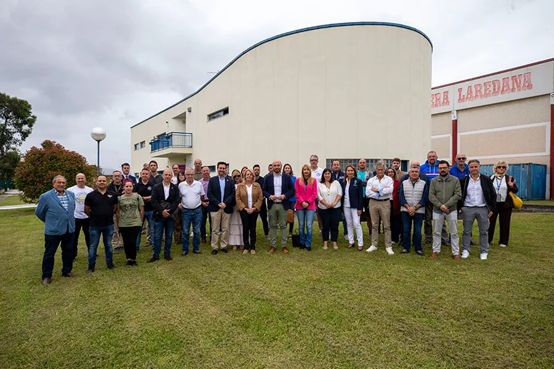Imagen de familia tomada en Laredo. (Foto: Miguel López).