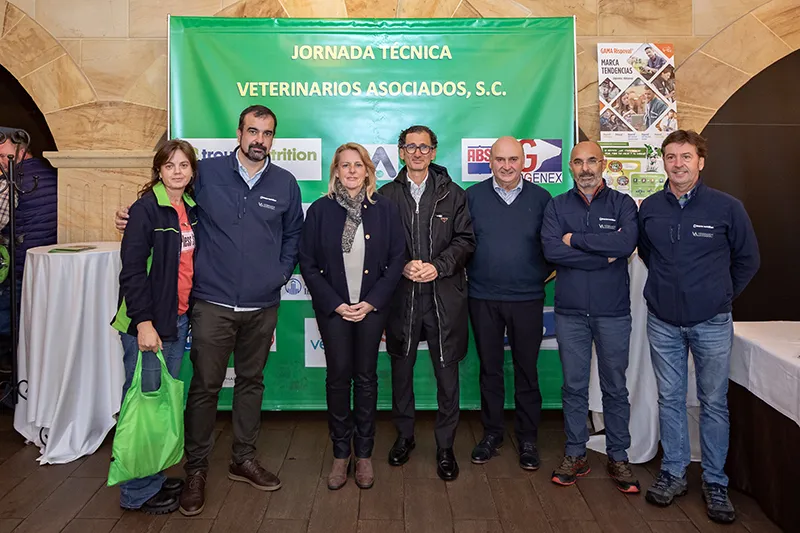 Imagen de archivo de la consejera en una de las jornadas técnicas organizadas por Veterinarios Asociados. (Foto: Gobierno de Cantabria).