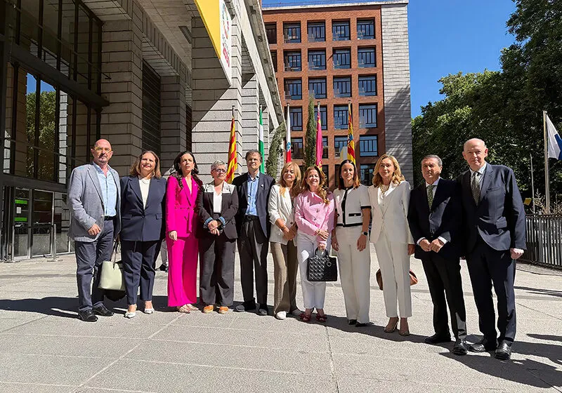 Cantabria, con el resto de las comunidades autónomas, exige a la ministra que aparte la intolerancia y vuelva a la senda del dialogo real, efectivo y constructivo