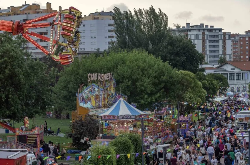 Noticias de Cantabria | El Cántabro | Camargo se prepara para acoger a miles de personas en una noche de San Juan con fuegos artificiales, hoguera y la Orquesta Panorama