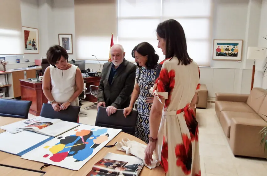 Pedro Sobrado dona a la Universidad de Cantabria una obra que completa una de las colecciones artísticas más emblemáticas de la institución