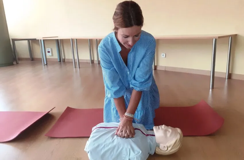 Noticias de Cantabria | El Cántabro | Paula Parás: “Aplicar la reanimación cardiopulmonar triplica las posibilidades de supervivencia”