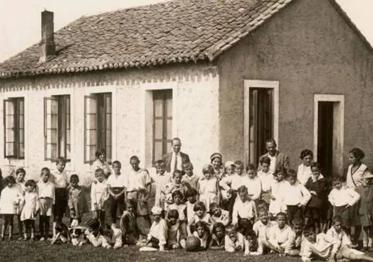 Noticias de Cantabria | El Cántabro | La Universidad de Cantabria revive las históricas colonias escolares de 1887 con un viaje al pasado en San Vicente de la Barquera