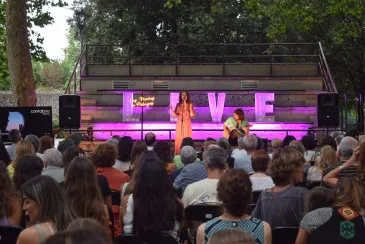  La música íntima y personal de La mala hierba, protagonista del estreno de la bolera de Oruña como escenario de las ‘Noches de conciertos’ del Ayuntamiento de Piélagos
