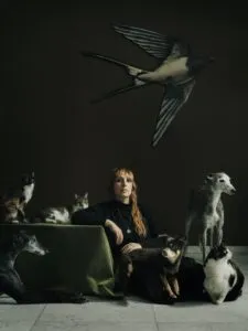 Noticias de Cantabria | El Cántabro | Hablamos con Estela de Castro sobre su exposición "Persona", la cual invita a mirar a los animales desde otra perspectiva