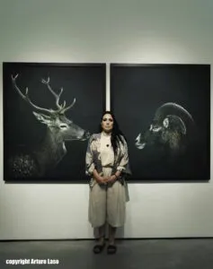 Noticias de Cantabria | El Cántabro | Hablamos con Estela de Castro sobre su exposición "Persona", la cual invita a mirar a los animales desde otra perspectiva
