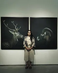 Noticias de Cantabria | El Cántabro | Hablamos con Estela de Castro sobre su exposición "Persona", la cual invita a mirar a los animales desde otra perspectiva