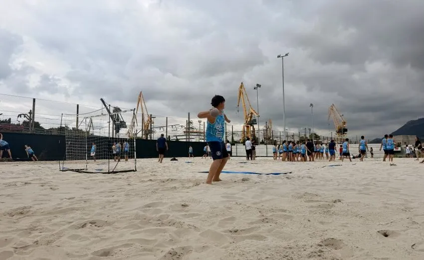 Noticias de Cantabria | El Cántabro | LAS NUEVAS PISTAS DE ARENA DAN UN NUEVO IMPULSO AL DEPORTE EN ASTILLERO