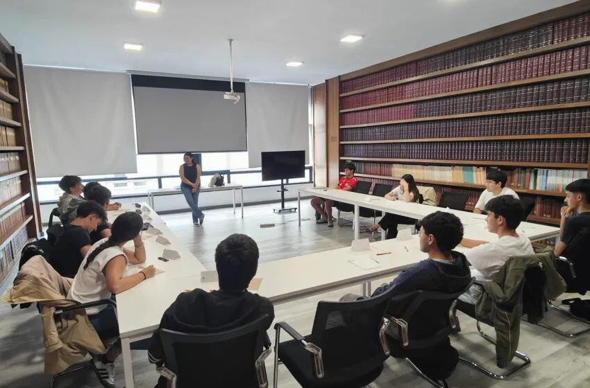 Noticias de Cantabria | El Cántabro | Aprender inglés gratis este verano: 30 jóvenes preparan el B2 de Cambridge gracias a Cámara Torrelavega