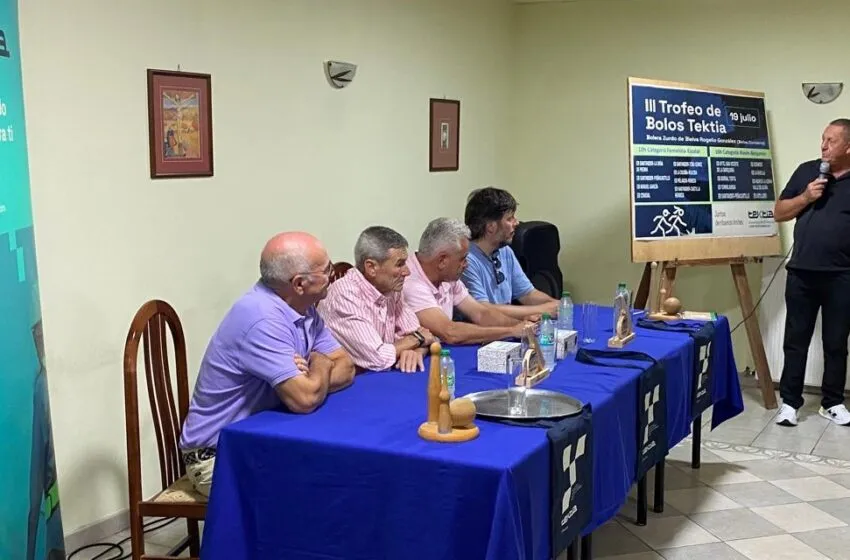 El futuro de los bolos cántabros se cita en Bielva: presentado el III Trofeo Tektia con más de una decena de escuelas participantes