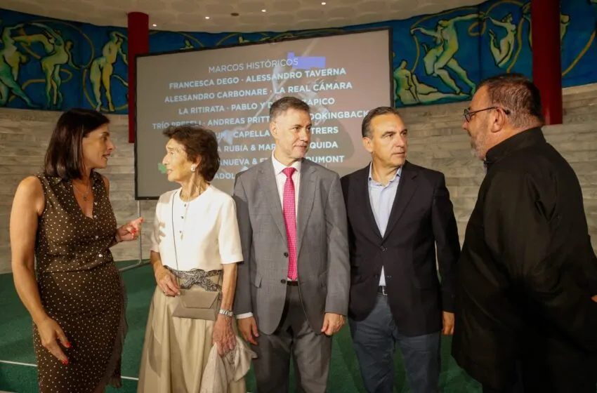  Martínez Abad asiste a la recepción de inicio del Festival Internacional de Santander