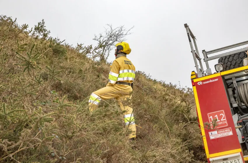 El Gobierno de Cantabria activa el nivel 2 del operativo de lucha contra incendios forestales en toda la región ante el aumento de las temperaturas