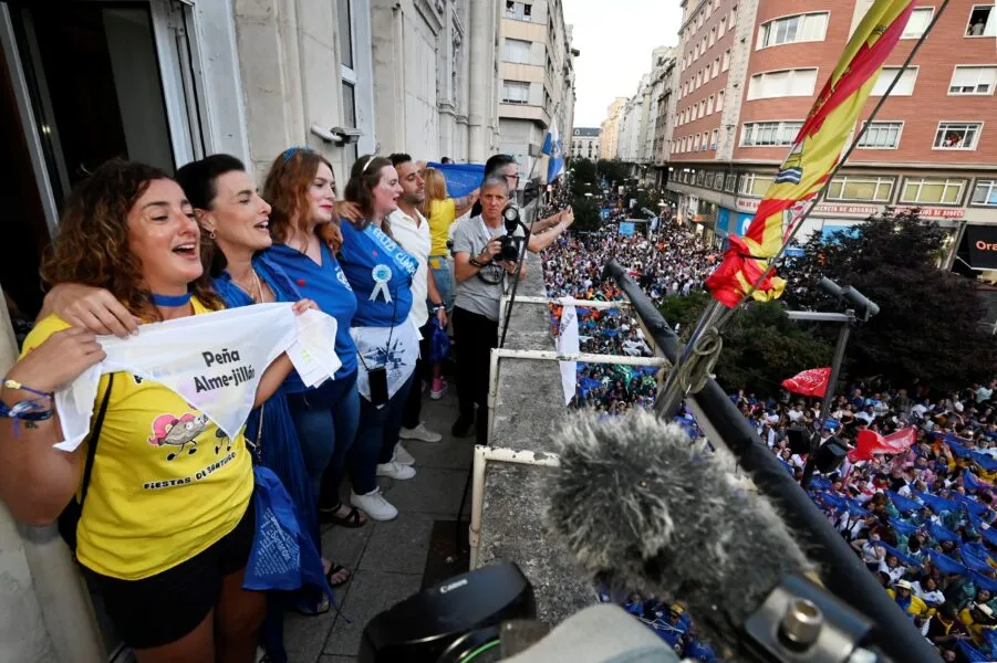 Noticias de Cantabria | El Cántabro | La alcaldesa abre la Semana Grande con el chupinazo y más de 300 actividades por disfrutar