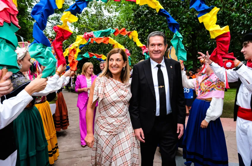  Buruaga reconoce el arraigo a la tierra de los cántabros que emigraron a América: «Nos han dado una gran lección de patriotismo»