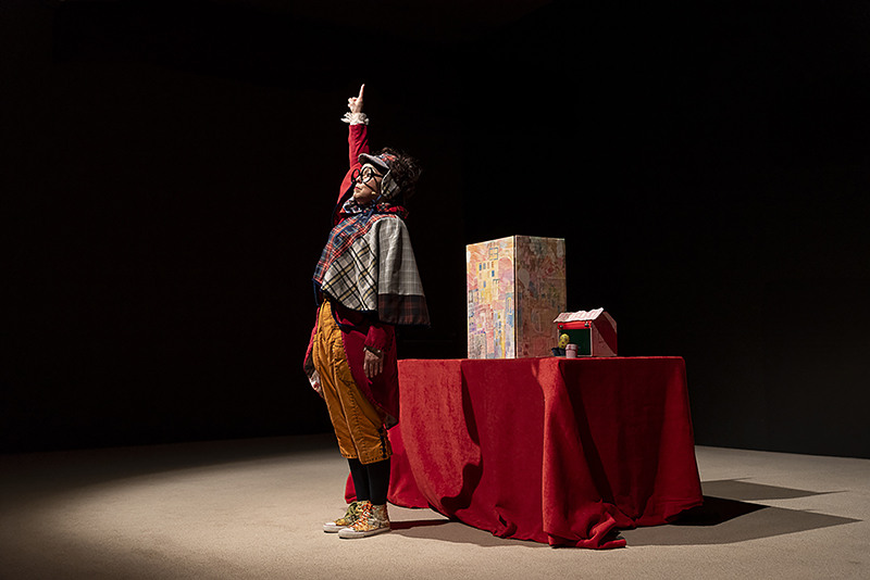Imagen del espectáculo de la compañia Hilo producciones ''Los misterios de Calista'. (Foto: Gobierno de Cantabria)