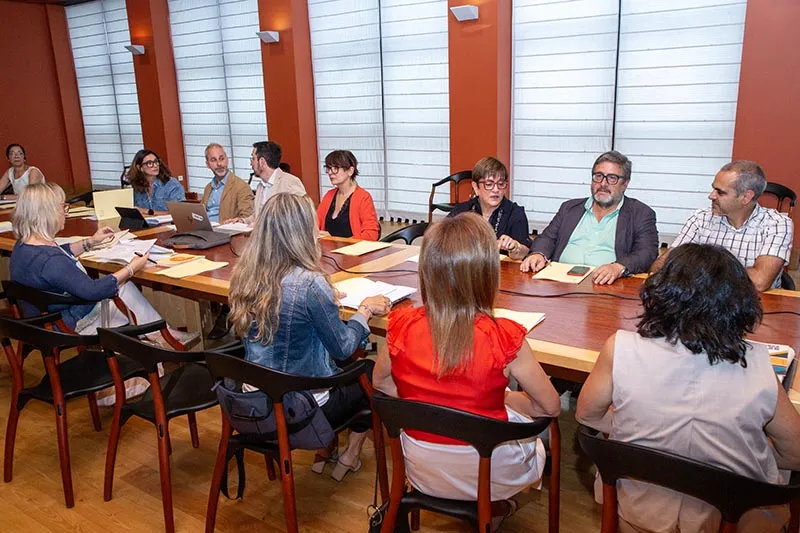 El consejero, durante la reunión del Observatorio de Convivencia de Cantabria (Foto: Nacho Romero)