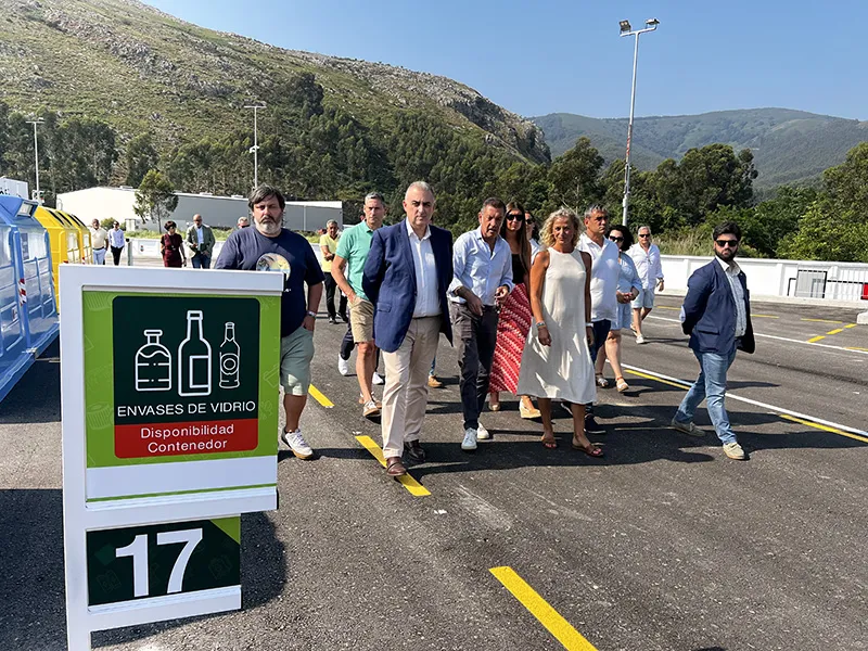 El consejero, acompañado del director de MARE y la alcaldesa del municipio, ha visitado la nueva instalación (Foto: Oficina de Comunicación)