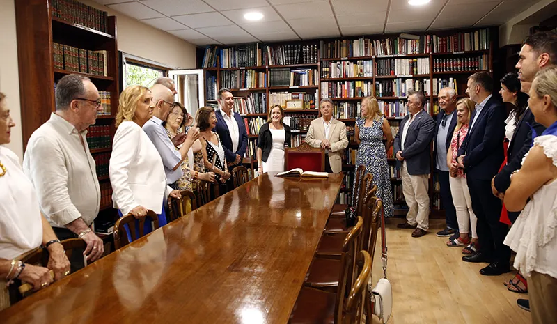 La consejera de Presidencia en el acto celebrado en el Centro Gallego de Santander con motivo de la festividad de Santiago. (Foto: Lara Revilla)