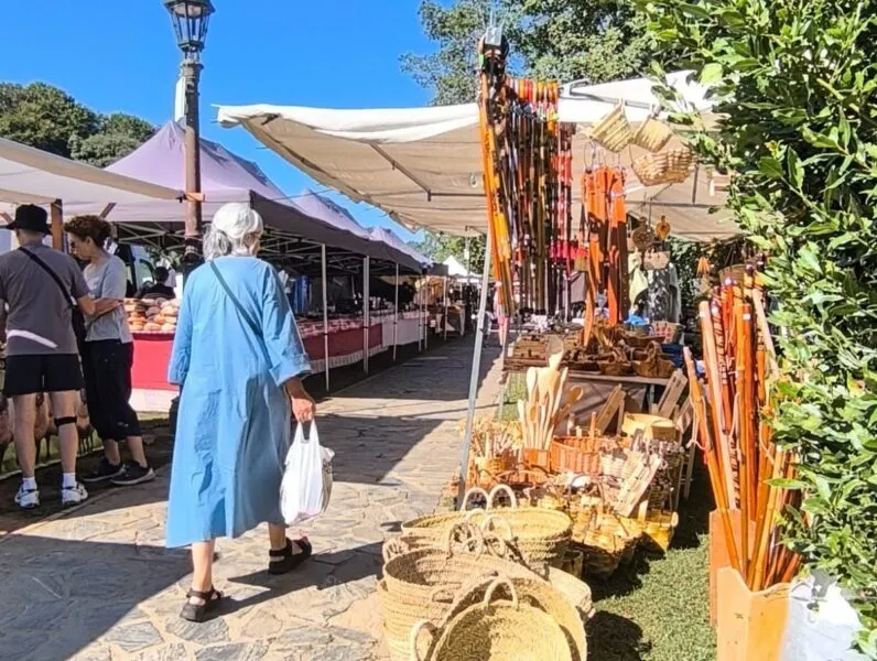 Noticias de Cantabria | El Cántabro | Comillas mantiene su gran mercado de agosto, pero se queda sin arrastre ni feria ganadera