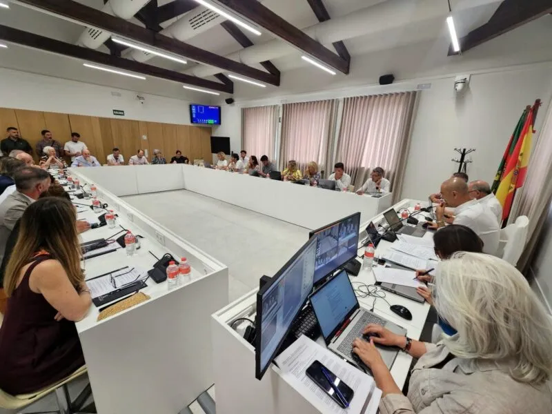 Noticias de Cantabria | El Cántabro | El Pleno insta al Gobierno de Cantabria a mantener las aulas de 2 años y aprueba el convenio para renovar la cubierta de La Habana Vieja