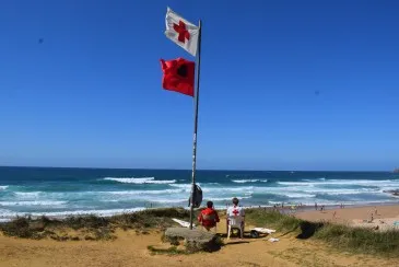  El número de asistencias sanitarias realizadas por Cruz Roja Cantabria en las playas de Piélagos se incrementó un 81 por ciento, hasta el 31 de julio, respecto al año anterior